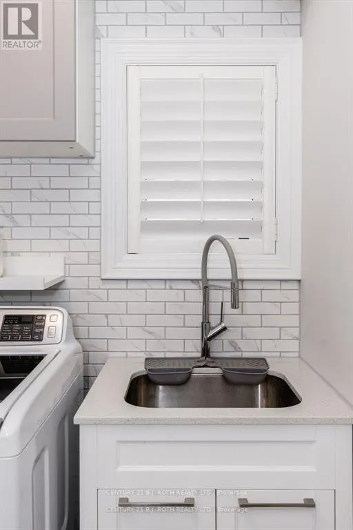 20 WESTMINSTER CIRCLE