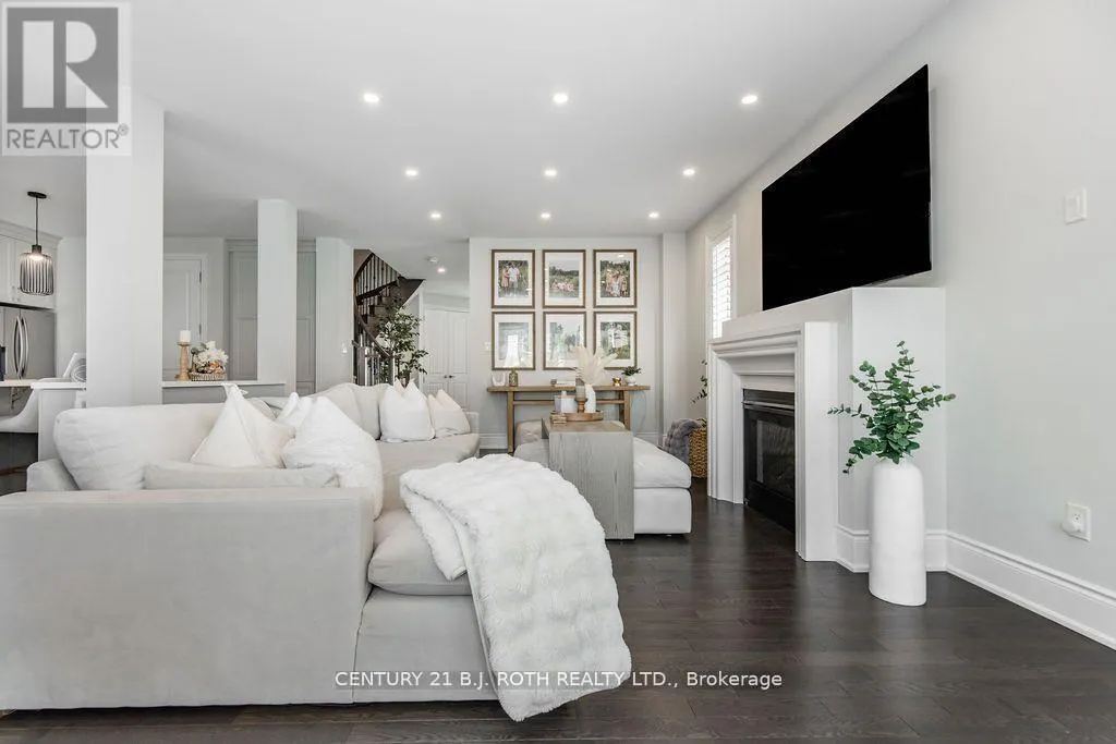 20 WESTMINSTER CIRCLE