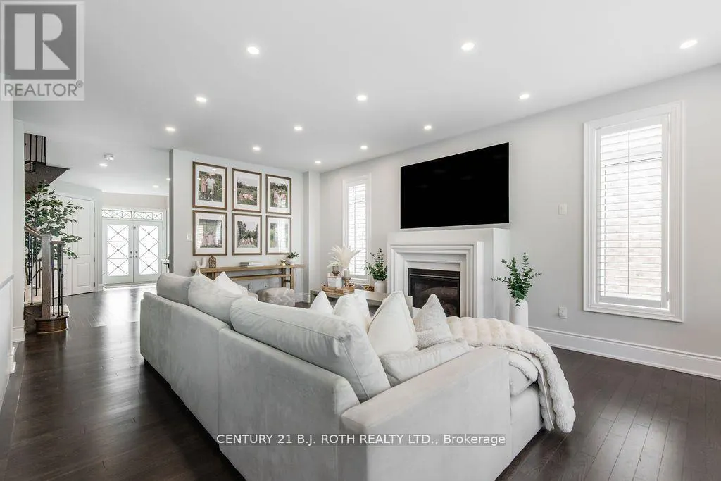 20 WESTMINSTER CIRCLE