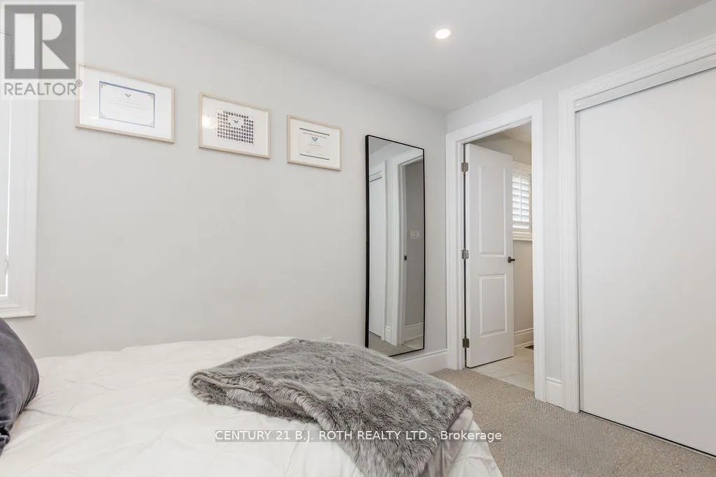 20 WESTMINSTER CIRCLE