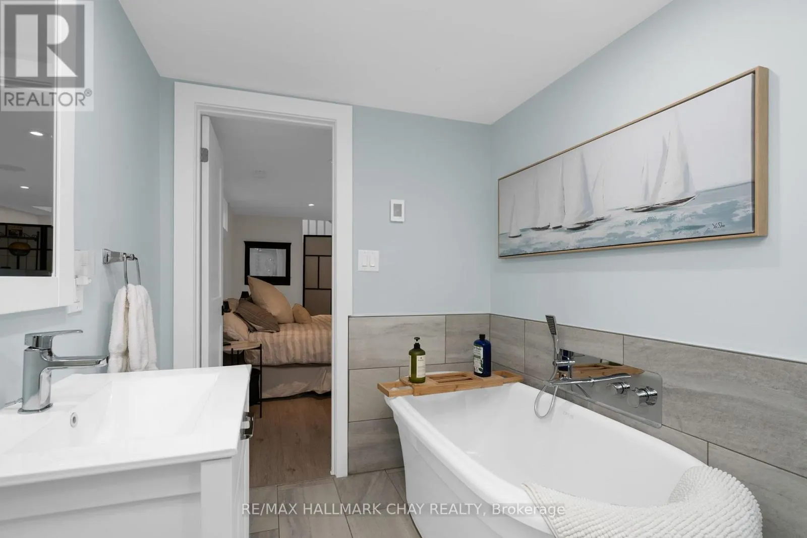 15 BOTHWELL CRESCENT