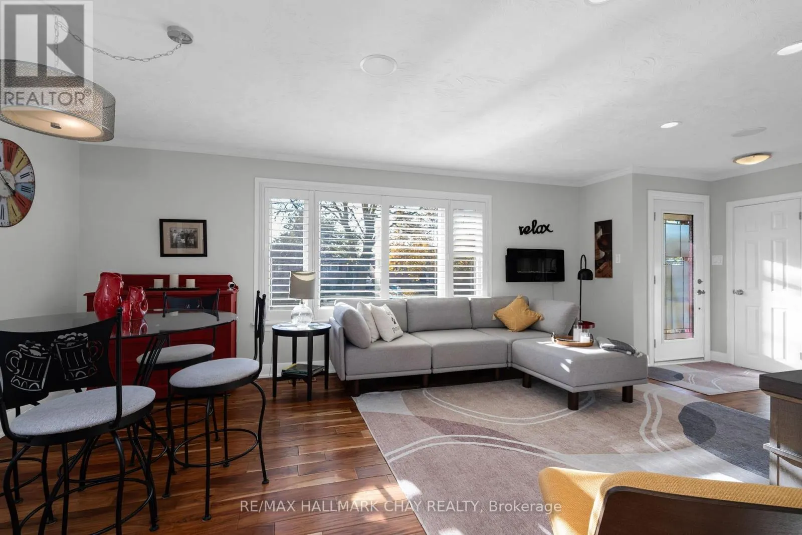 15 BOTHWELL CRESCENT