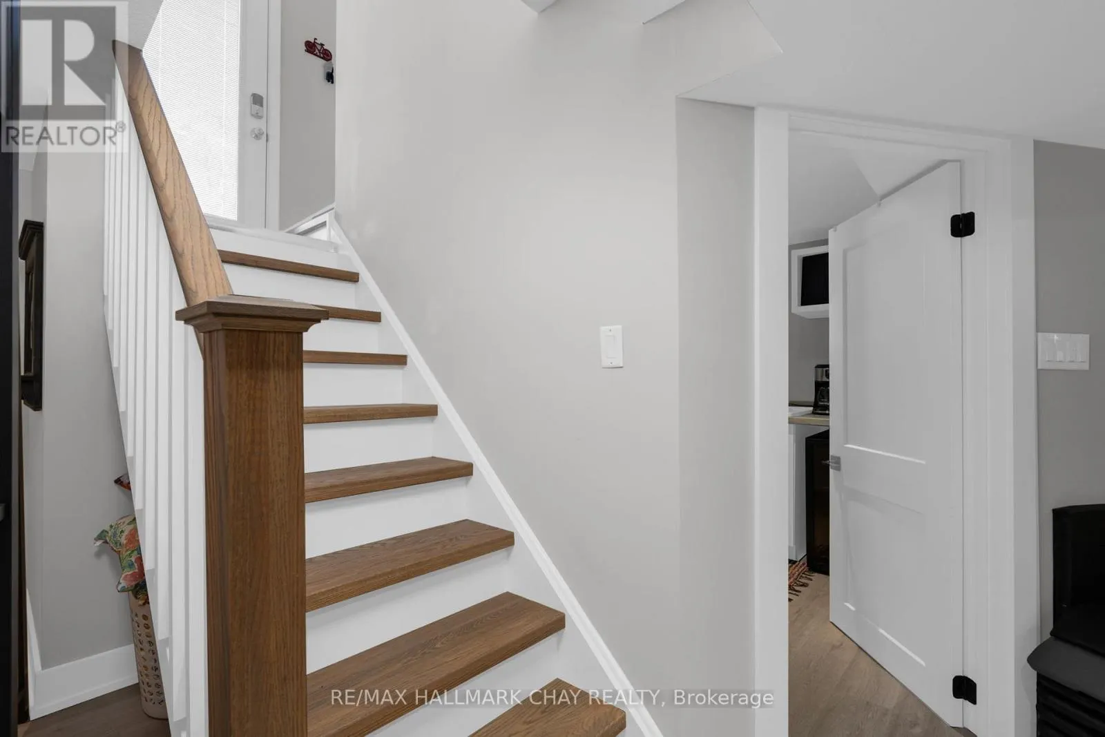 15 BOTHWELL CRESCENT