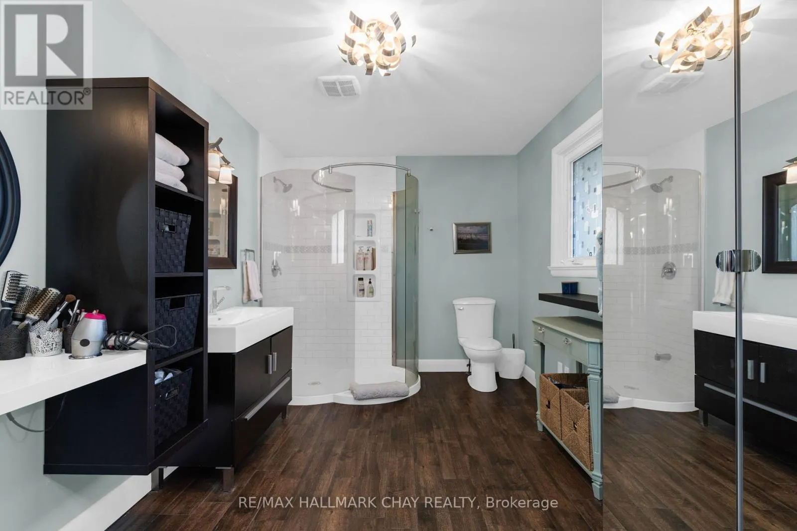 15 BOTHWELL CRESCENT