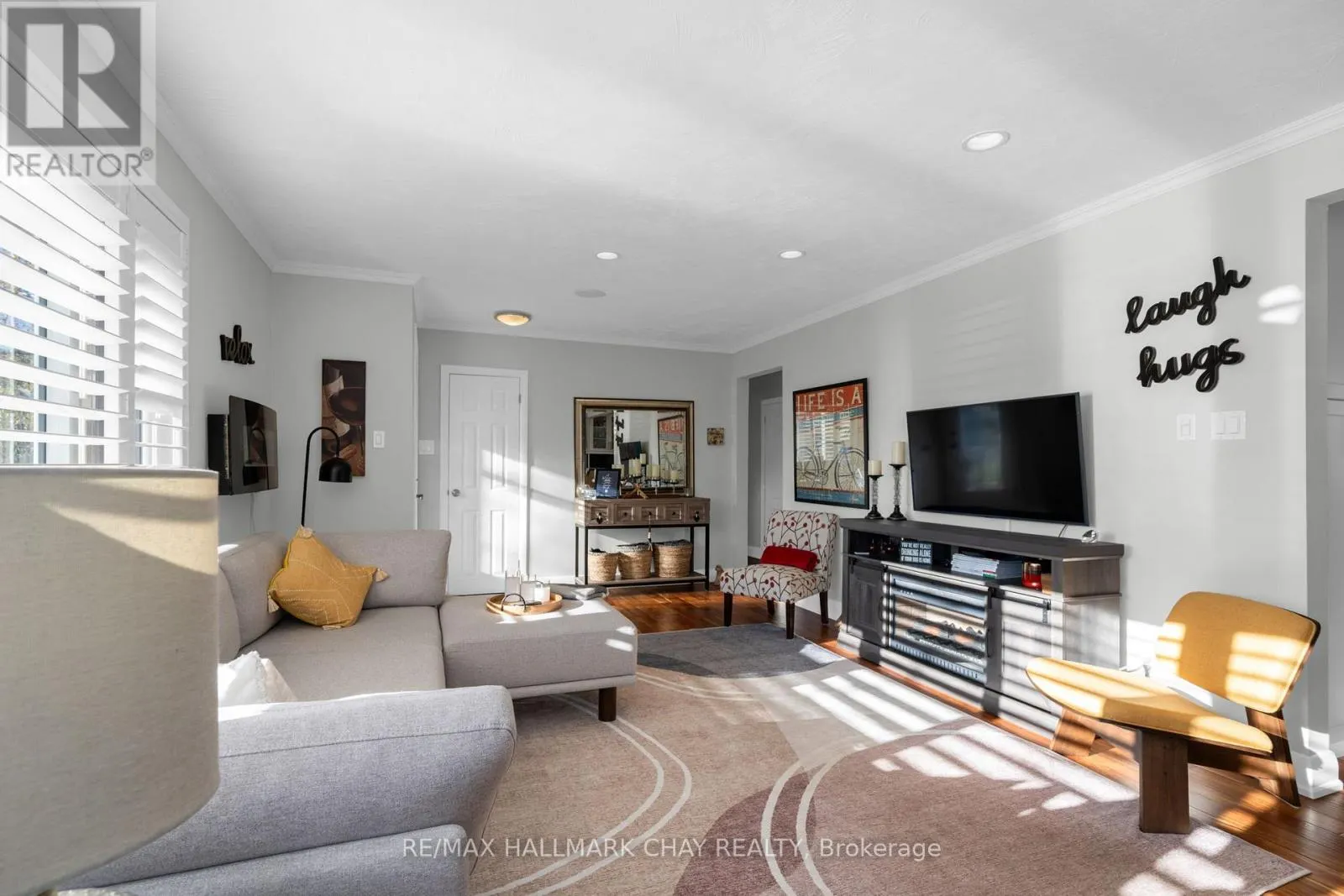 15 BOTHWELL CRESCENT