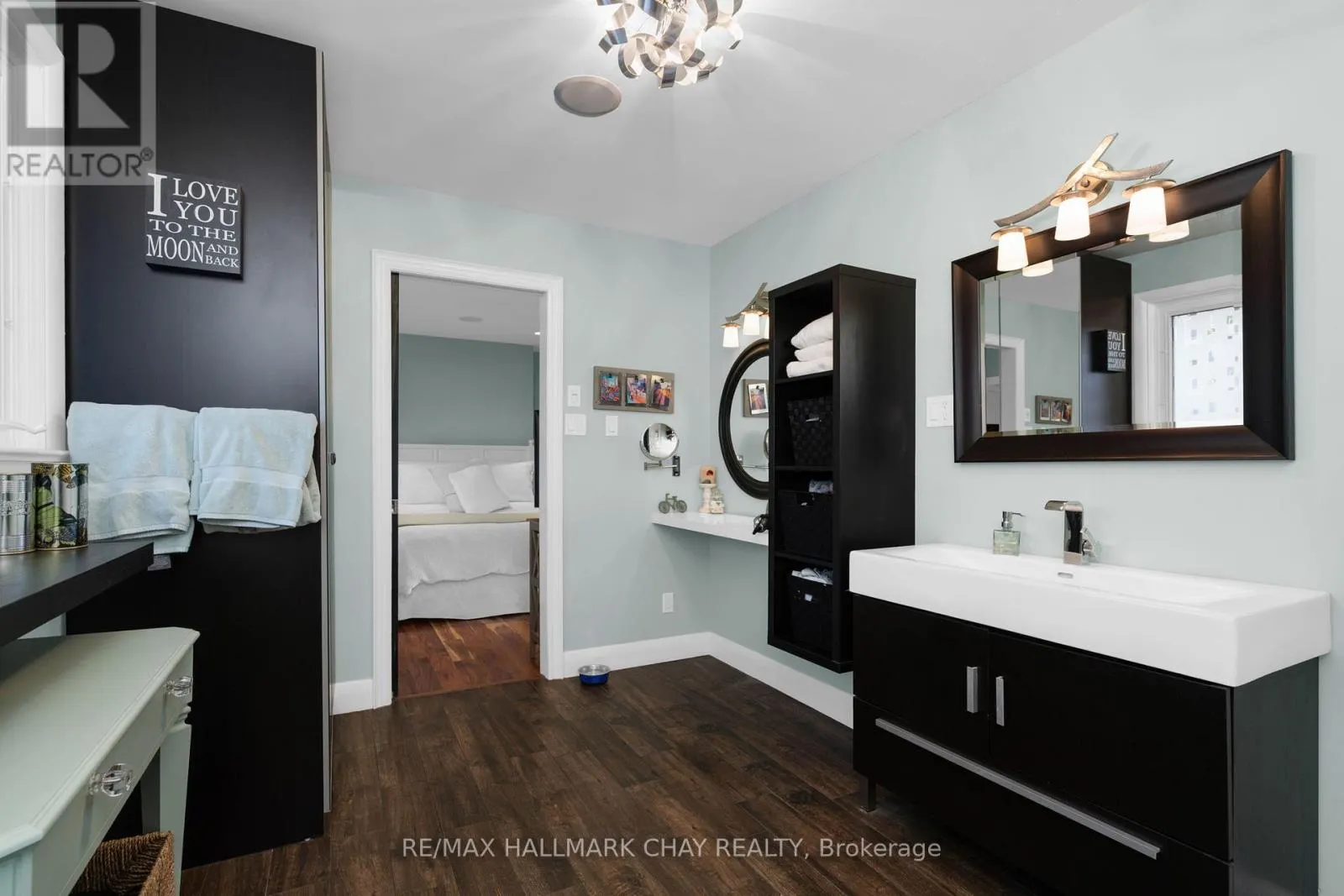 15 BOTHWELL CRESCENT