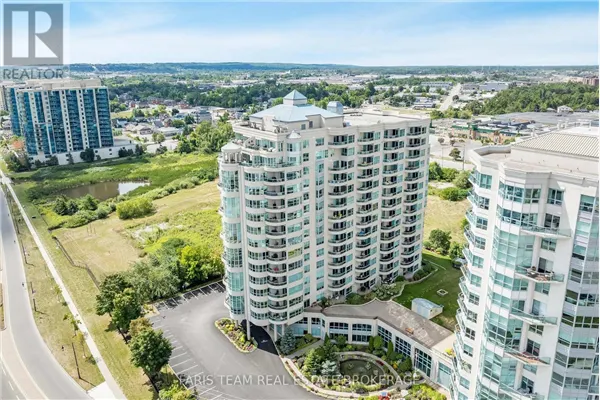 902 - 2 TORONTO STREET