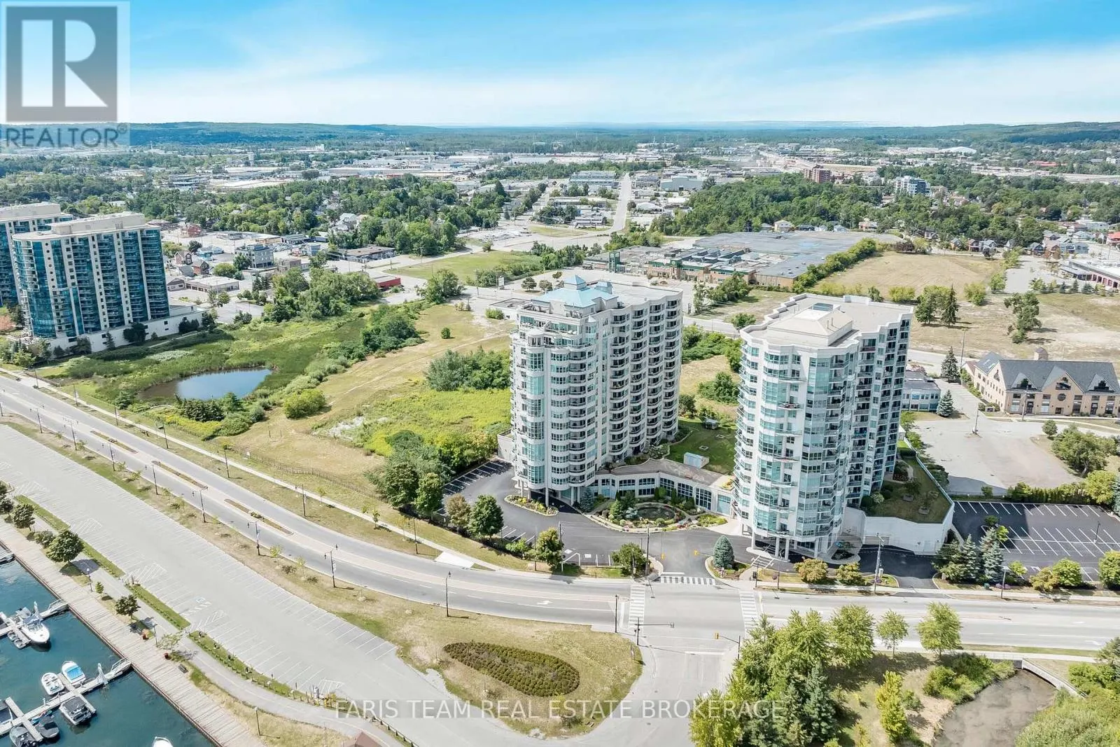 902 - 2 TORONTO STREET