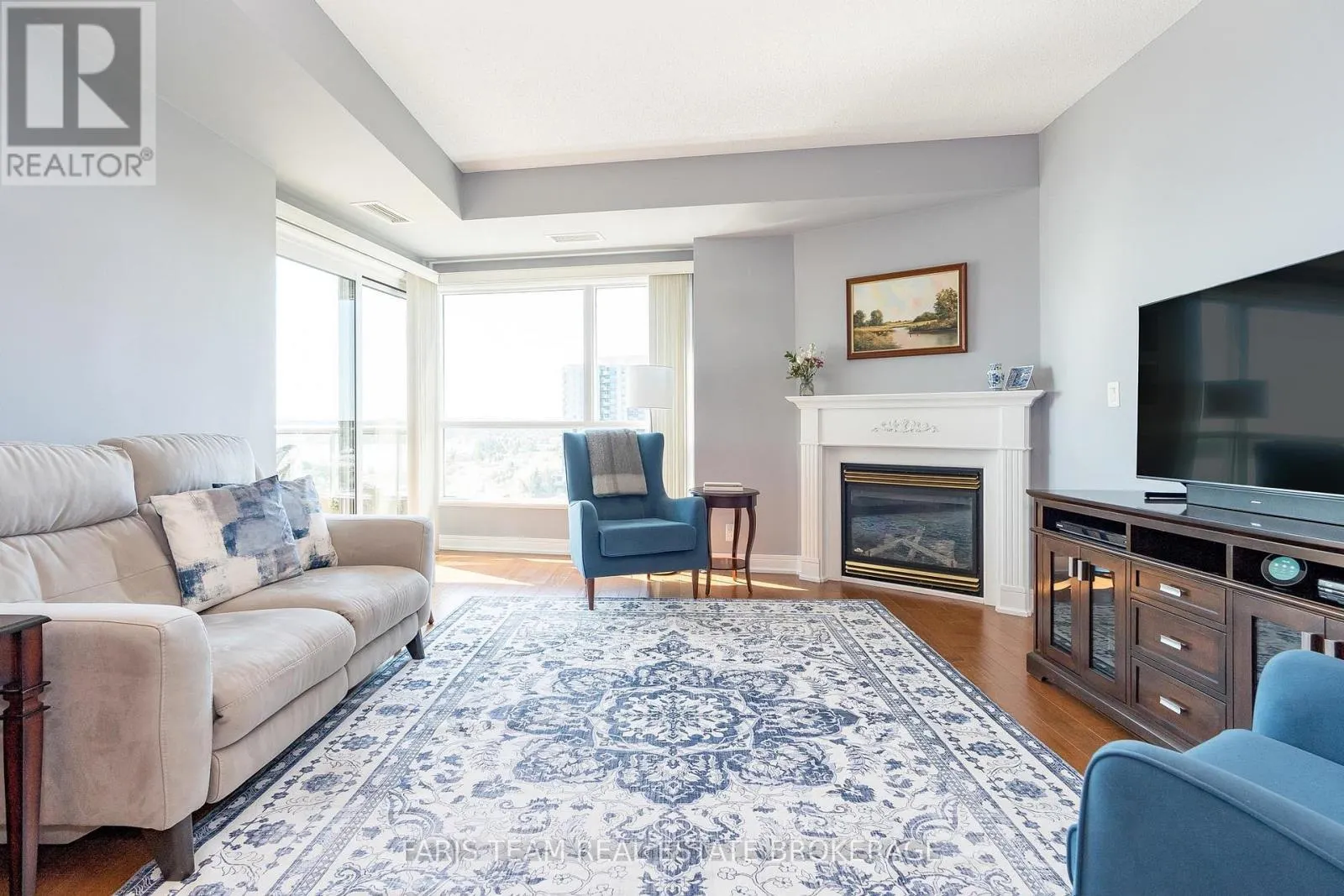 902 - 2 TORONTO STREET