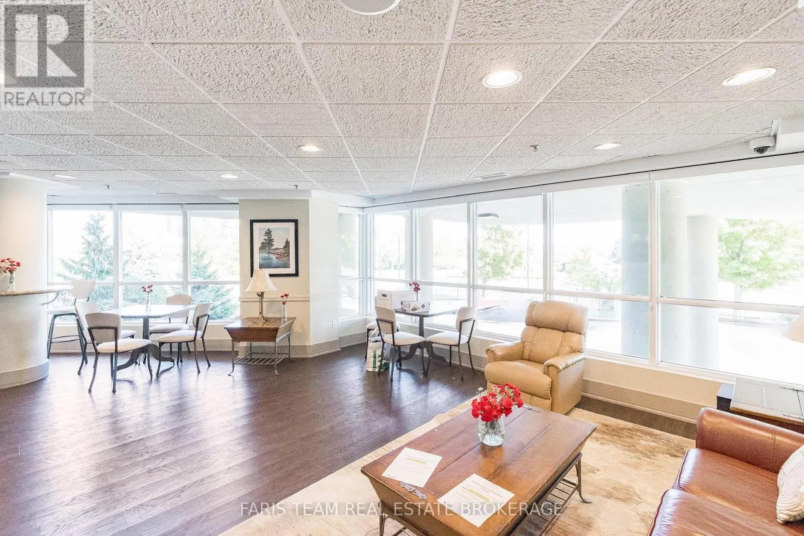 902 - 2 TORONTO STREET