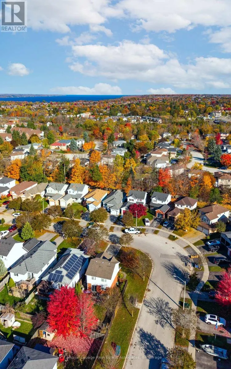 118 COPEMAN CRESCENT