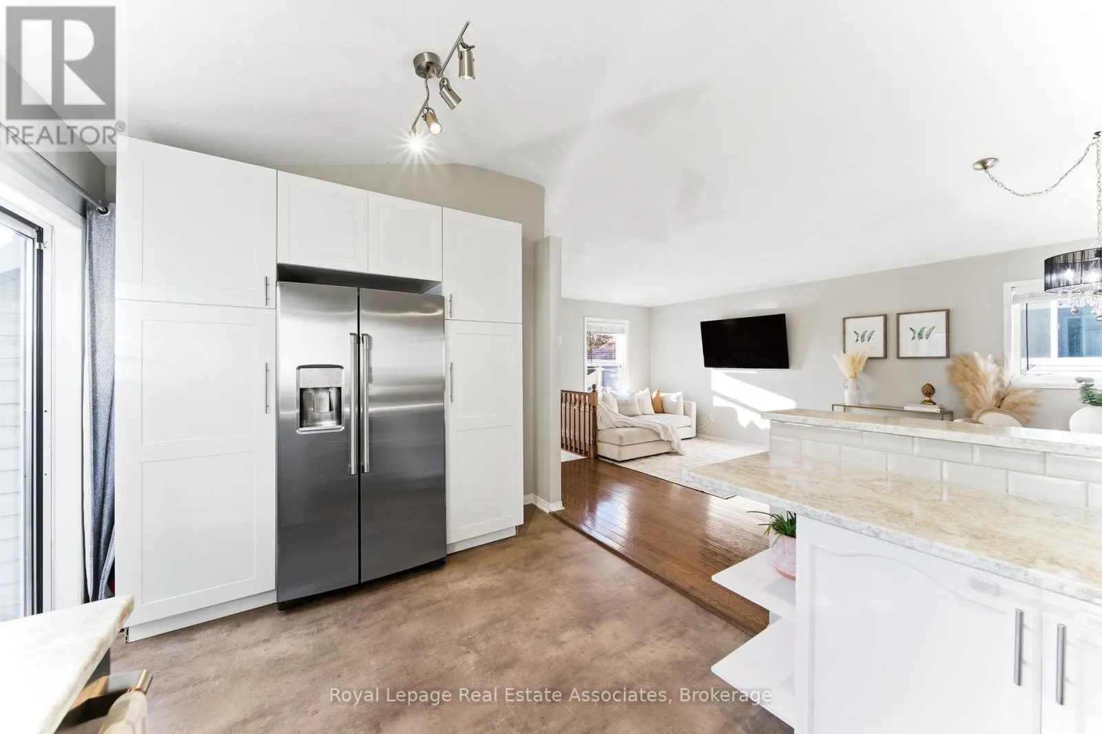 118 COPEMAN CRESCENT