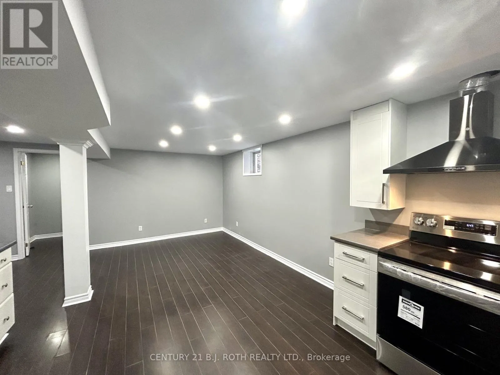 LOWER - 140 MONIQUE CRESCENT