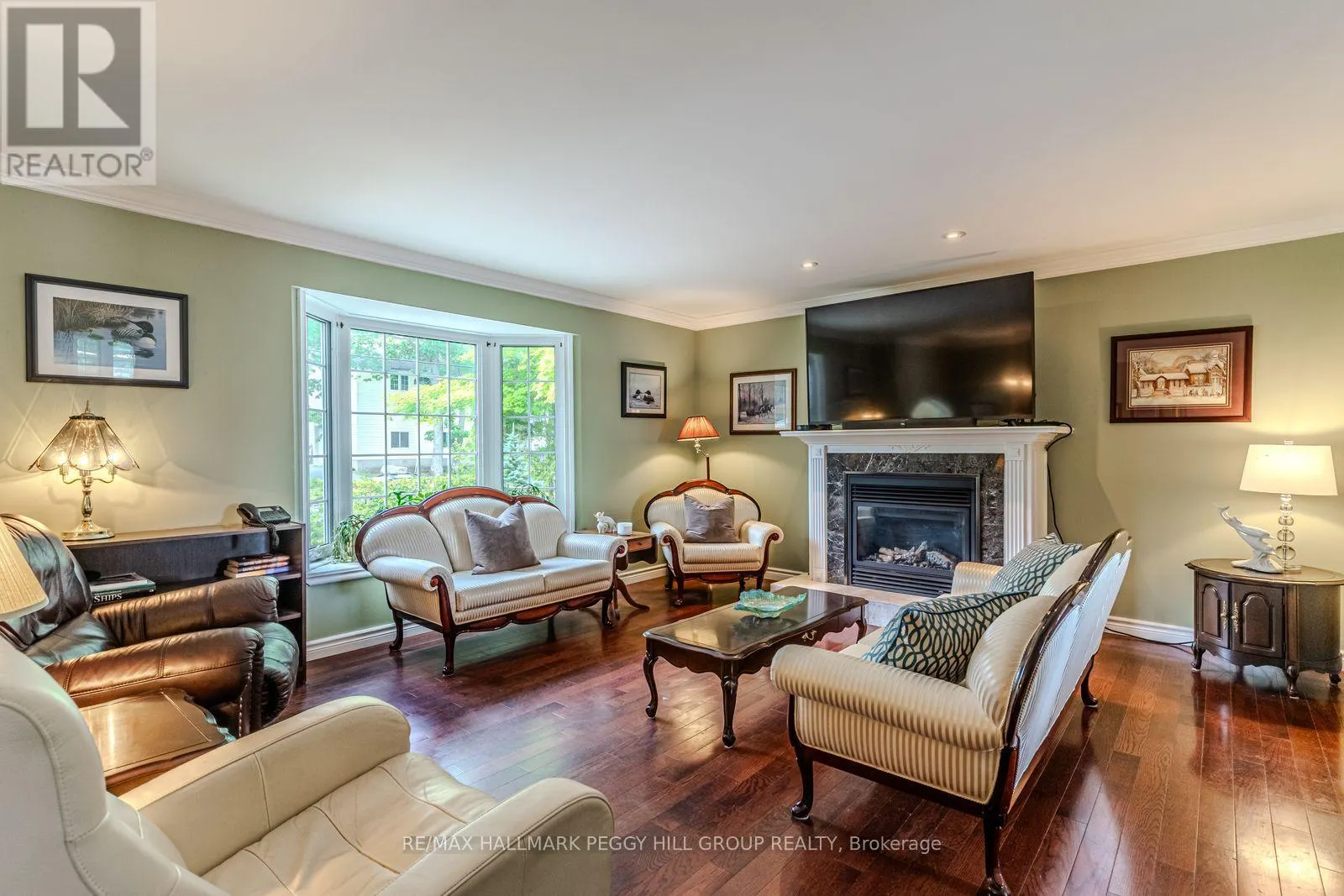 383 PEEK-A-BOO TRAIL