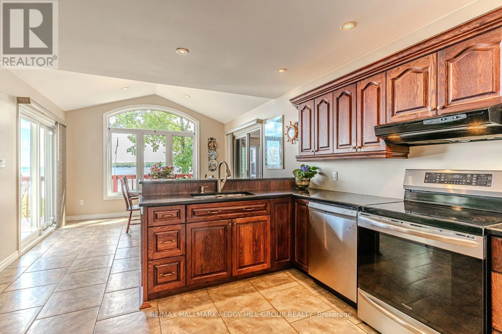 383 PEEK-A-BOO TRAIL