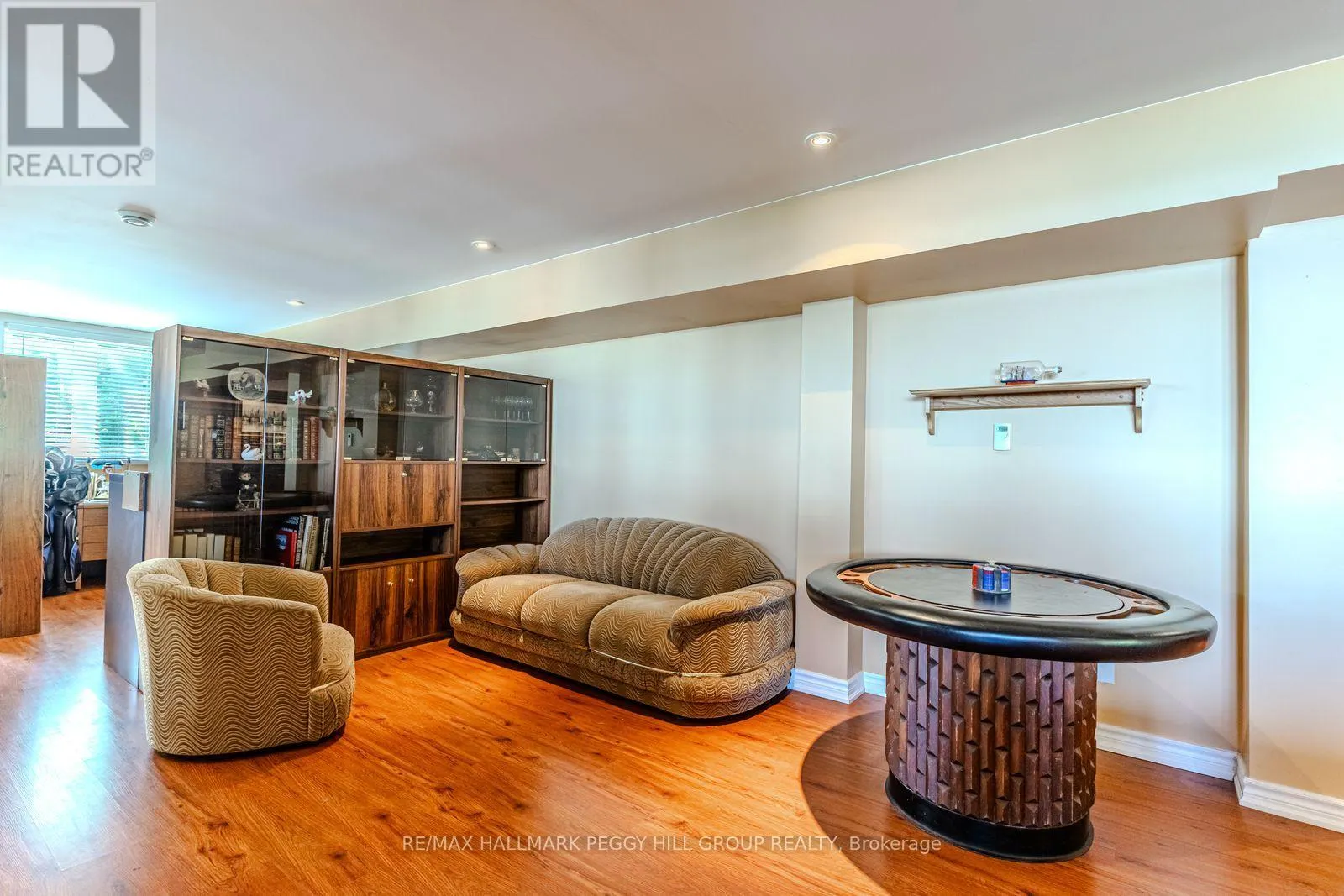 383 PEEK-A-BOO TRAIL