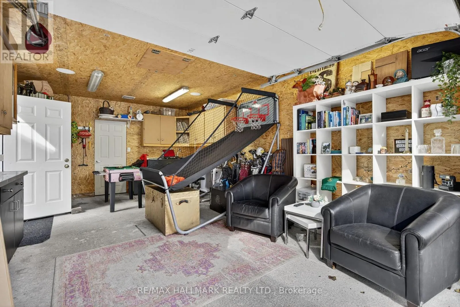 84 WELLINGTON STREET E