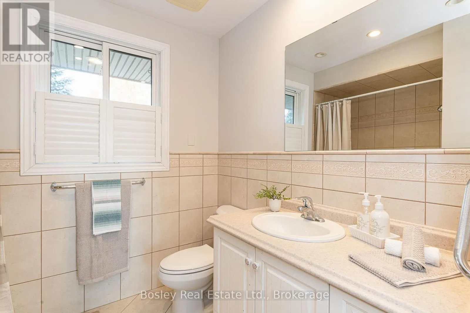 108 BARTLETT BOULEVARD