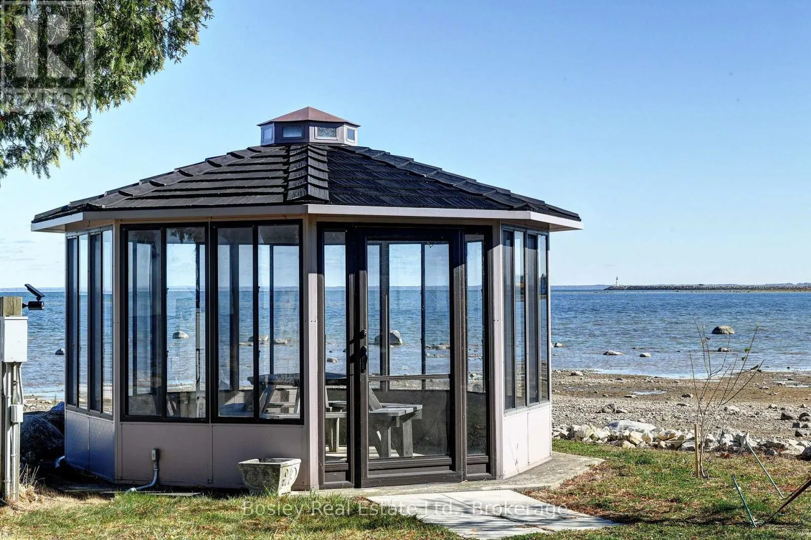 108 BARTLETT BOULEVARD