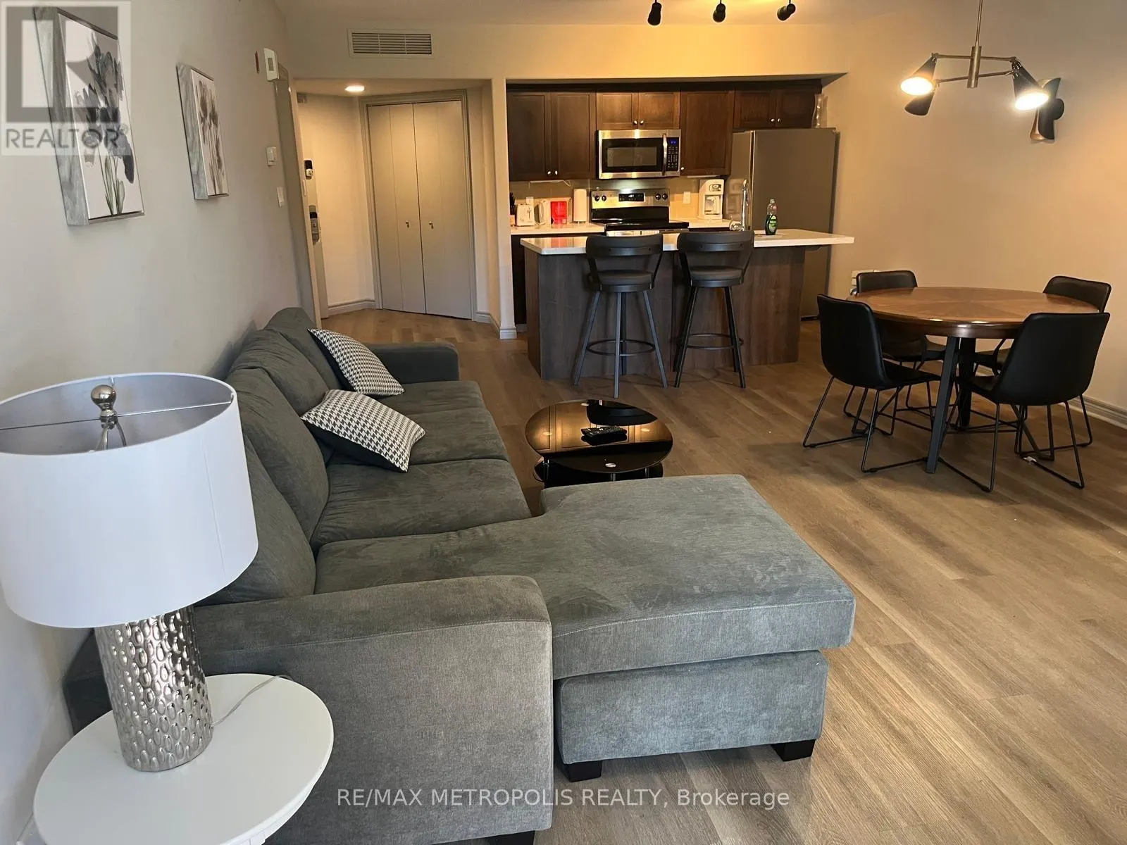 2030-31 - 90 HIGHLAND DRIVE