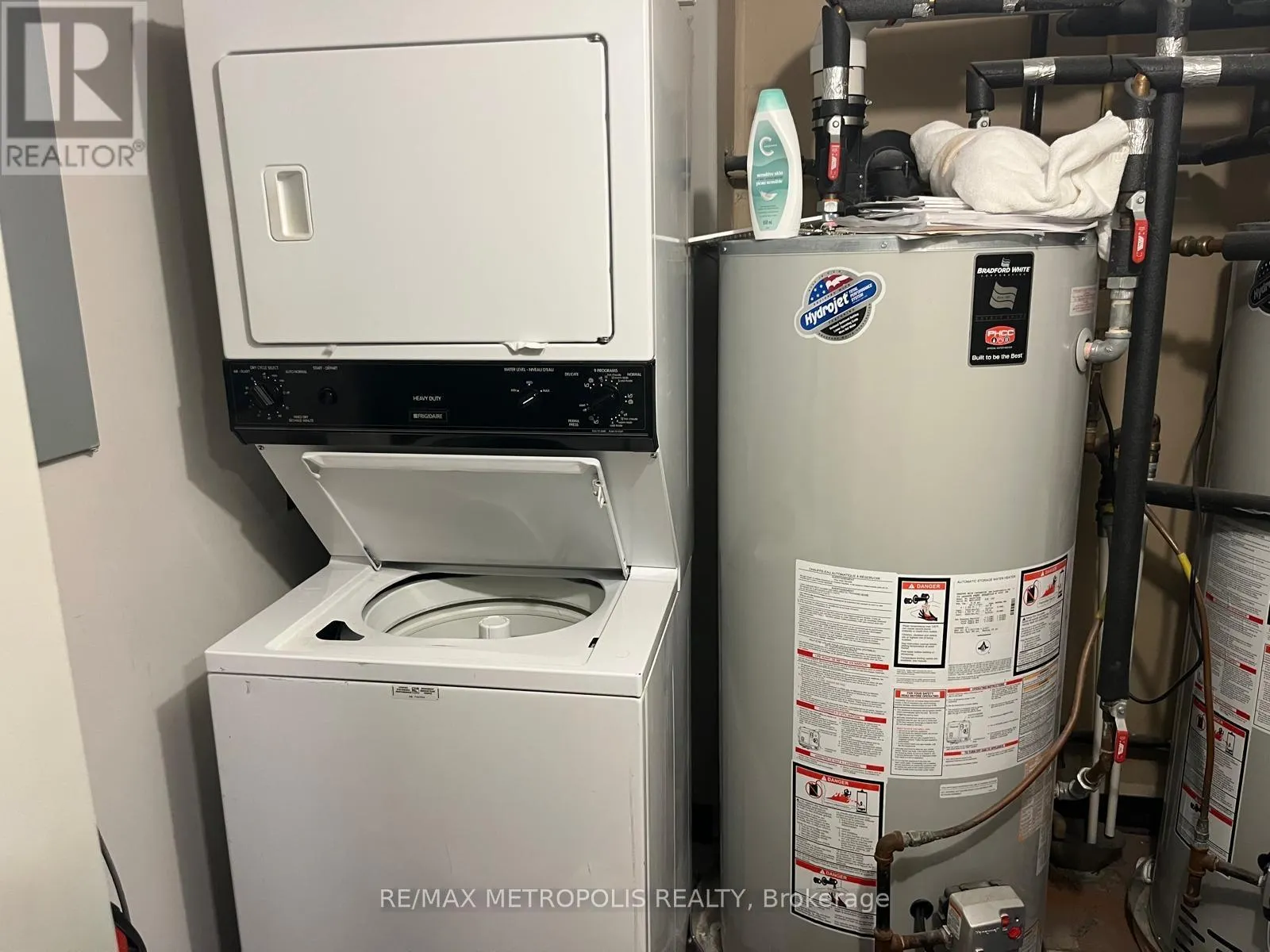 2030-31 - 90 HIGHLAND DRIVE