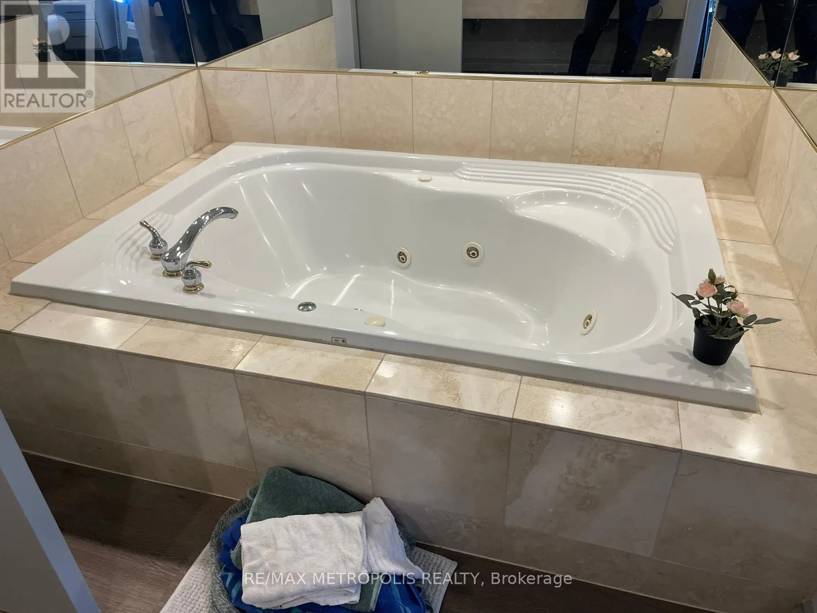 2030-31 - 90 HIGHLAND DRIVE