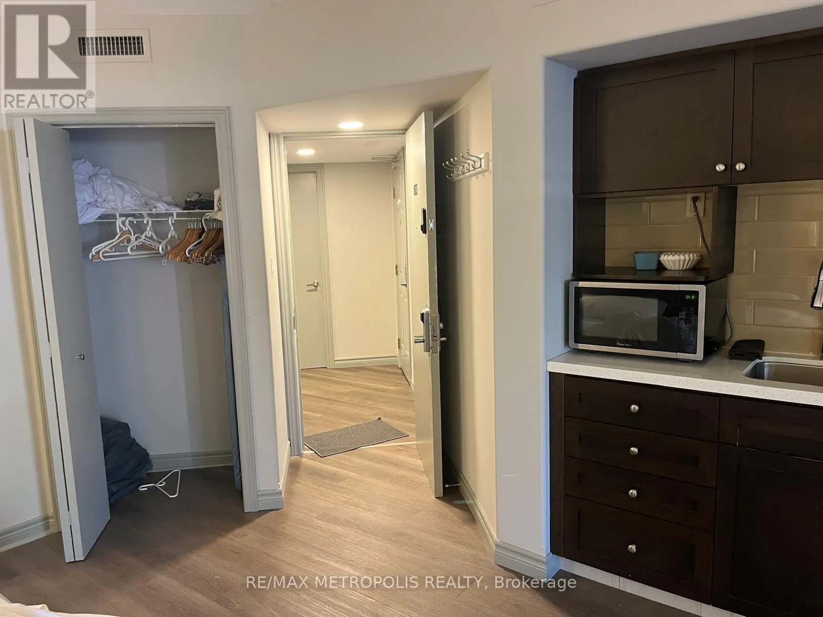 2030-31 - 90 HIGHLAND DRIVE