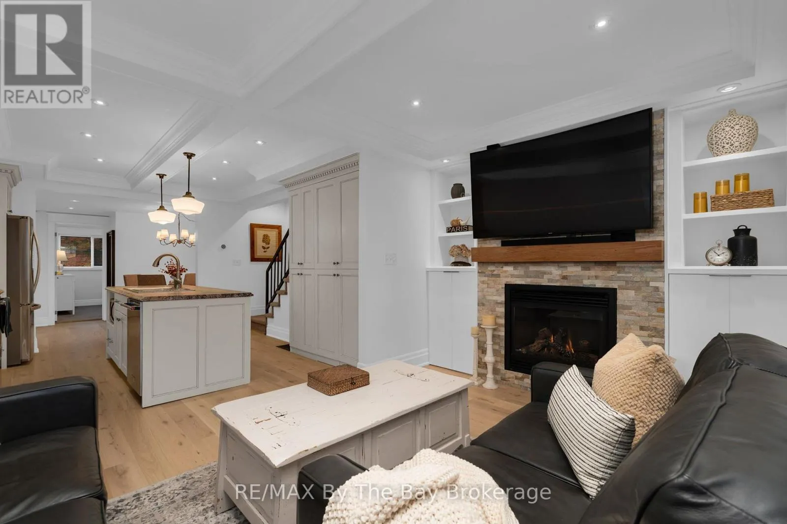 206 CENTENNIAL DRIVE