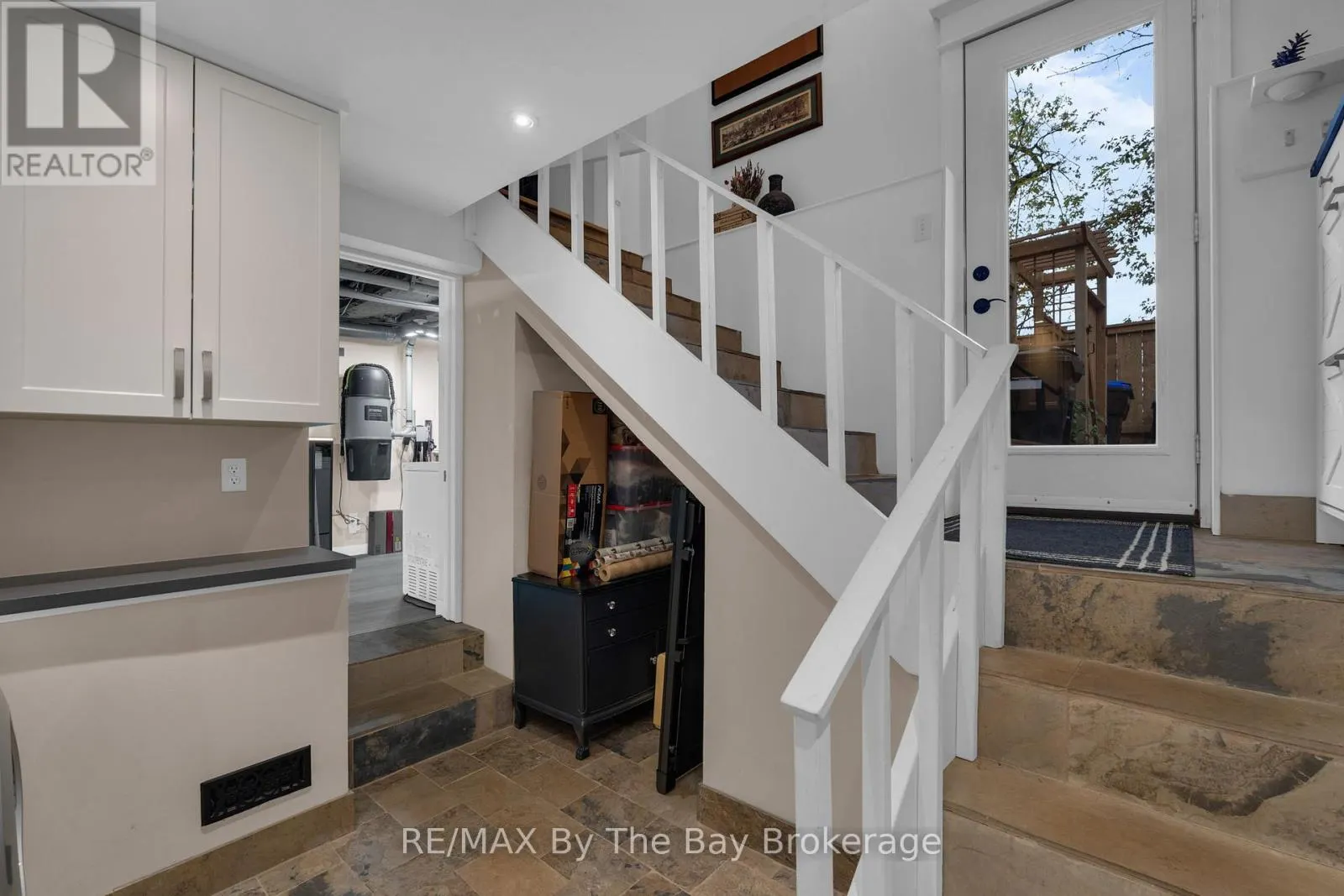 206 CENTENNIAL DRIVE