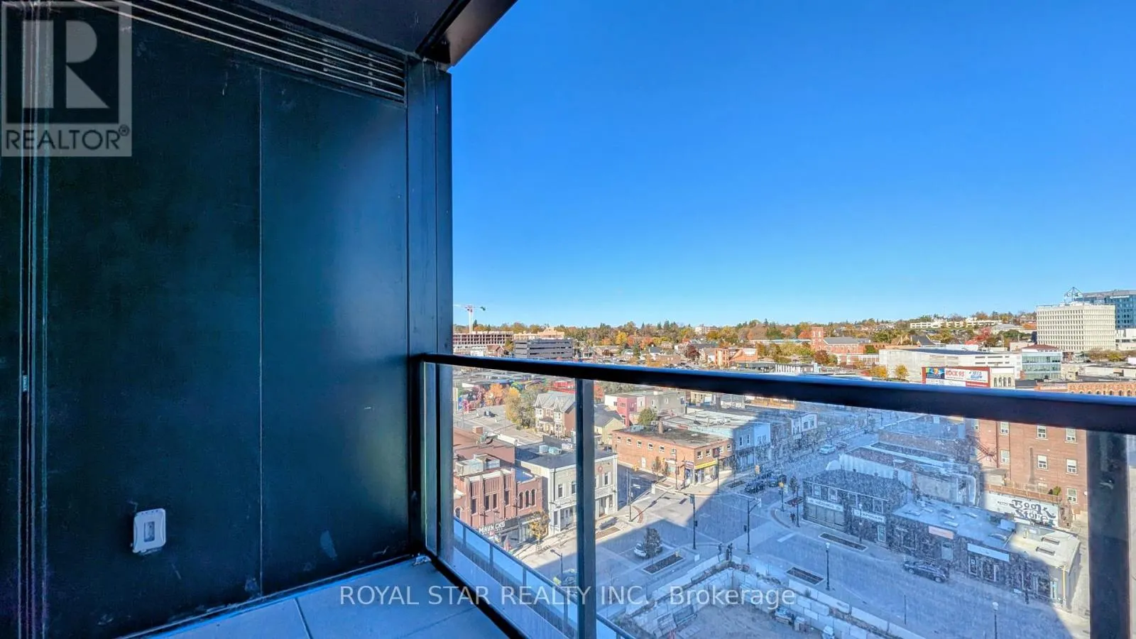 806 - 39 MARY STREET