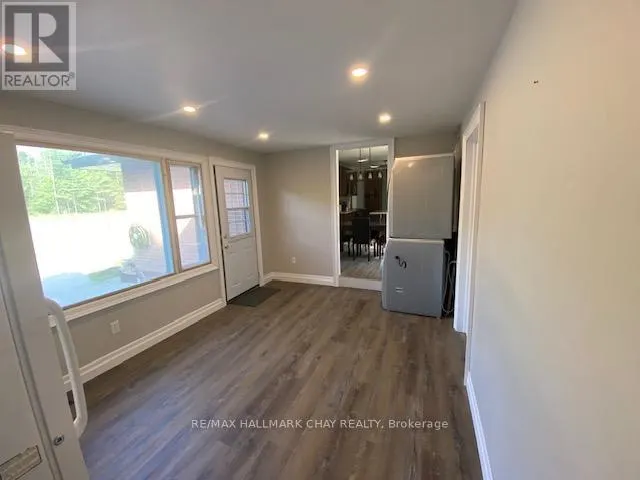 MAIN - 1207 BAYFIELD STREET N