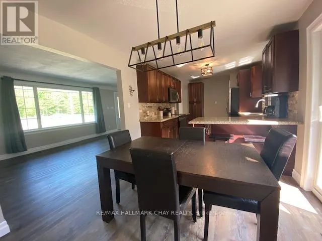 MAIN - 1207 BAYFIELD STREET N