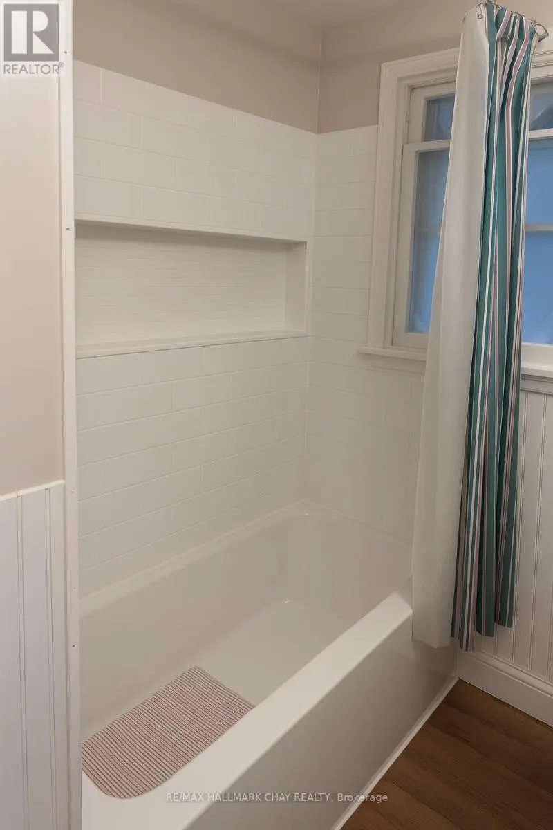 MAIN - 1207 BAYFIELD STREET N