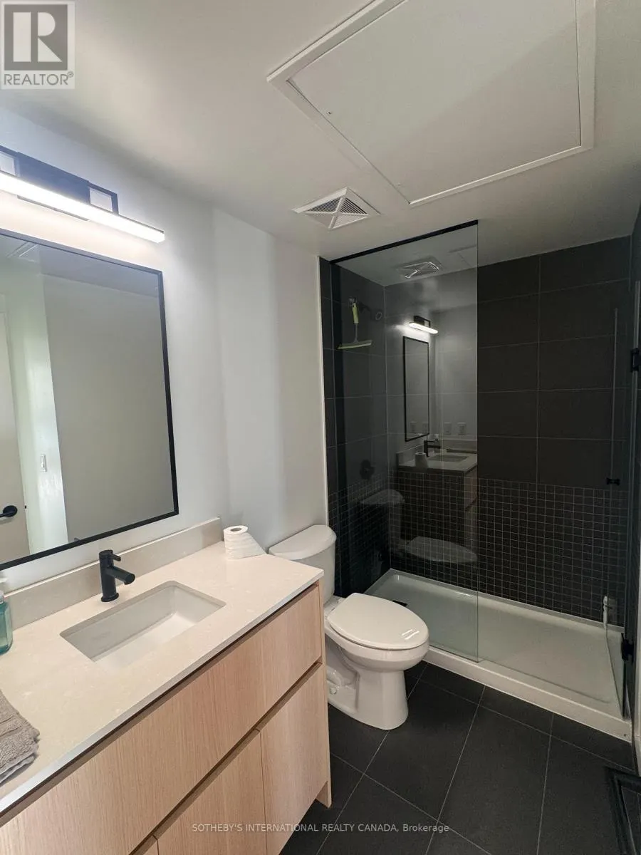 218 - 31 HURON STREET W