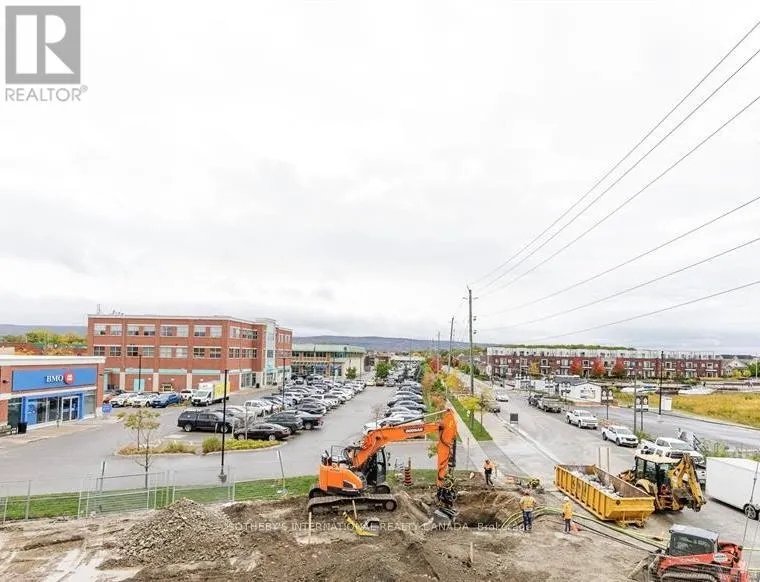 218 - 31 HURON STREET W