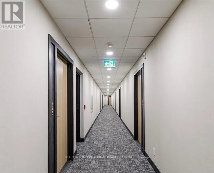 218 - 31 HURON STREET W