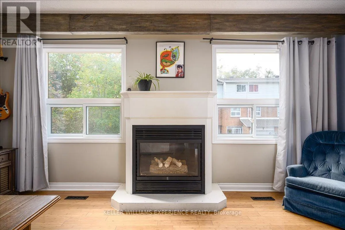 8 - 237 STEEL STREET