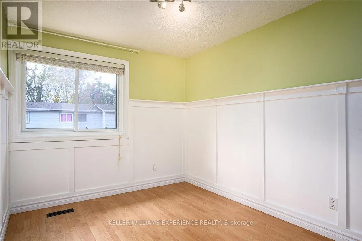 8 - 237 STEEL STREET