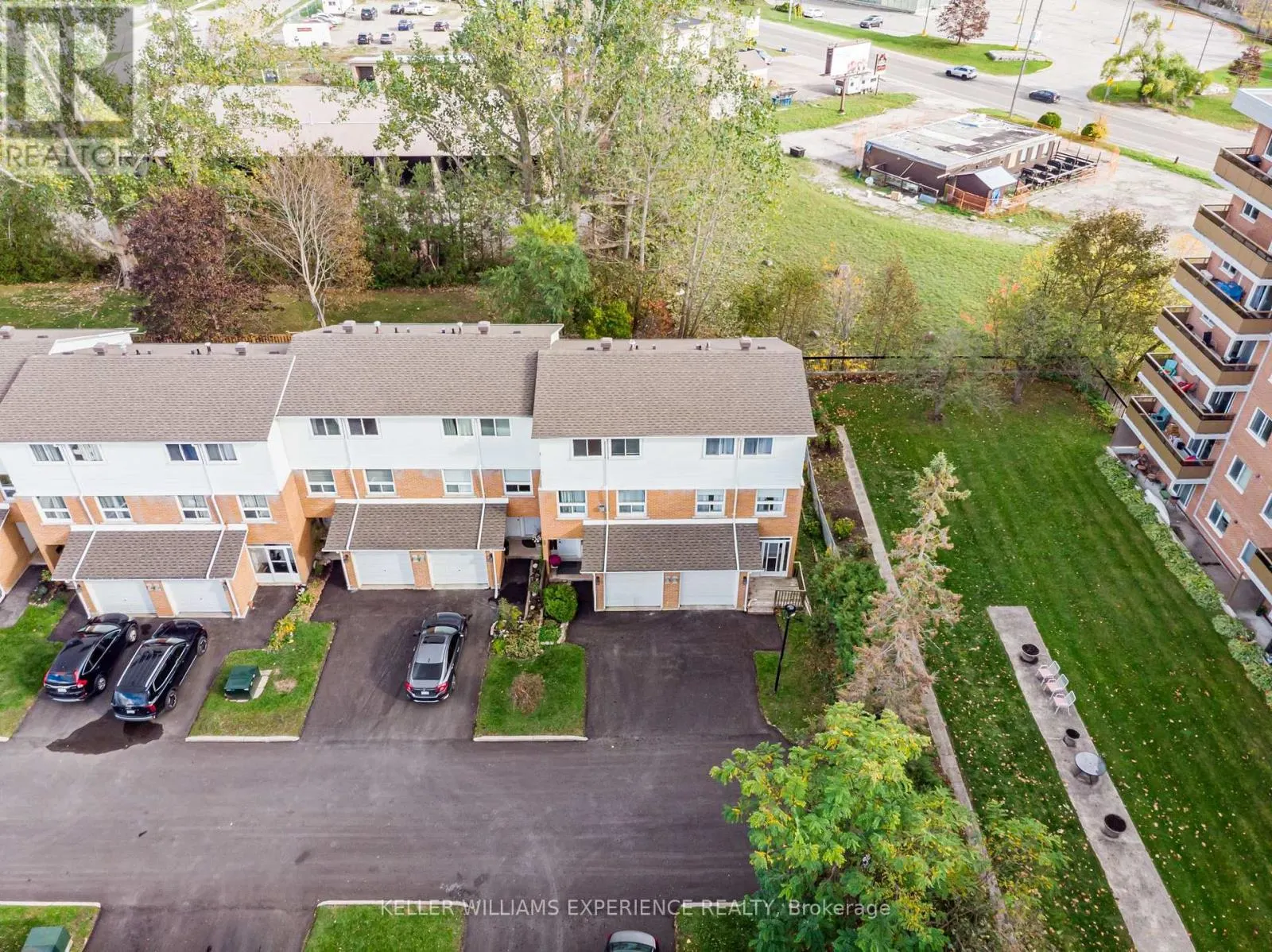 8 - 237 STEEL STREET