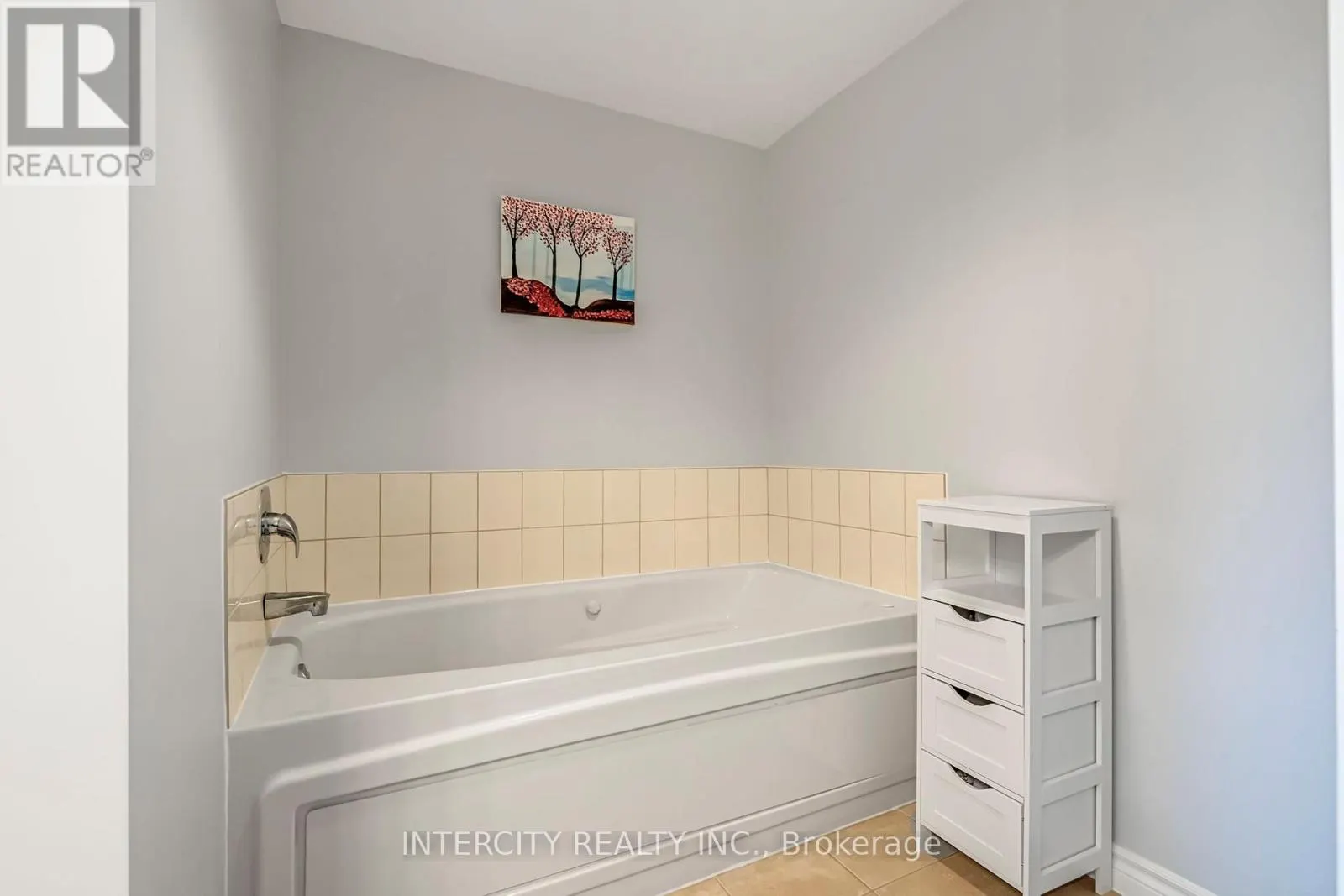 1007 - 699 ABERDEEN BOULEVARD