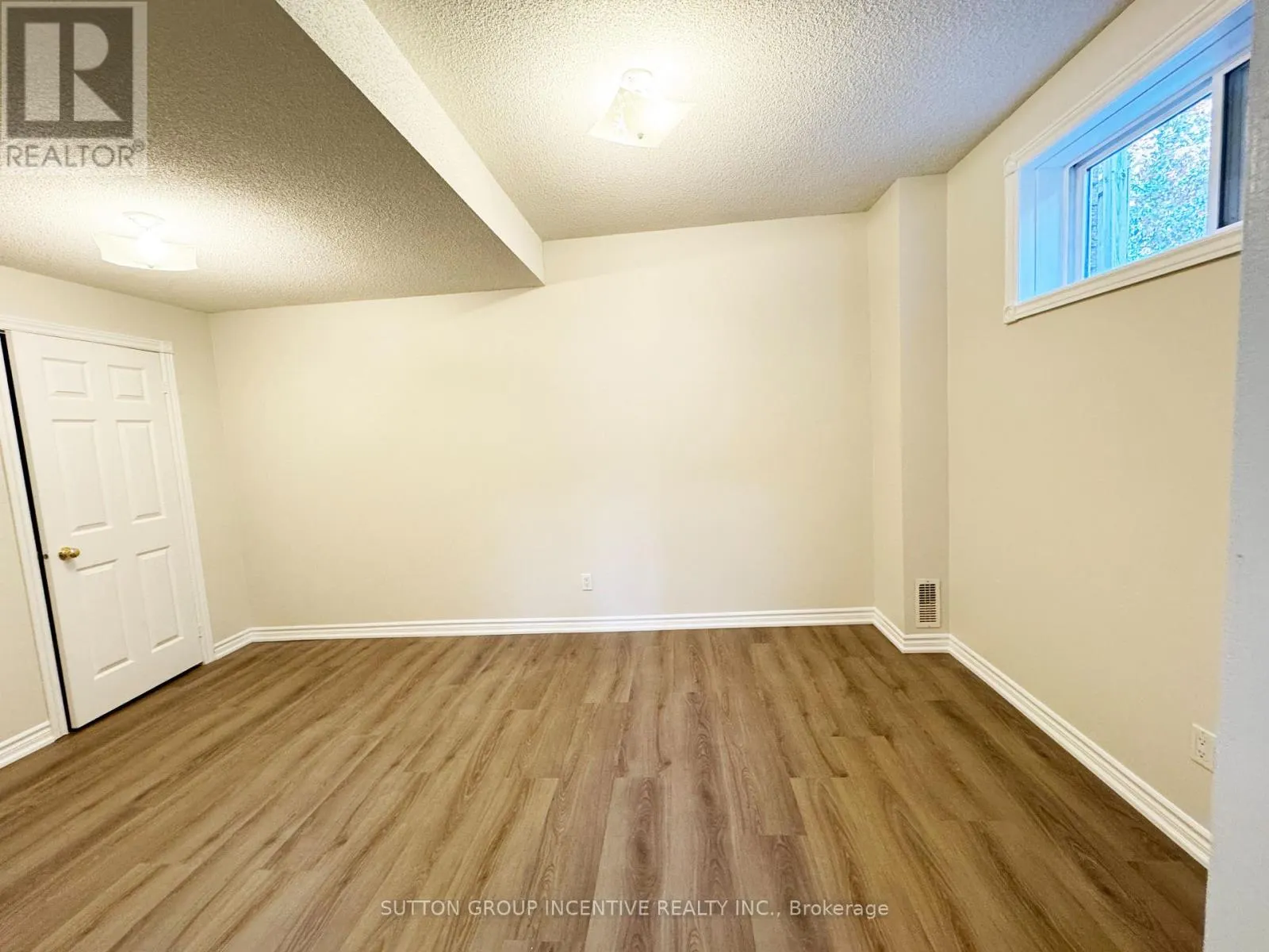 18 FOREST DALE DRIVE