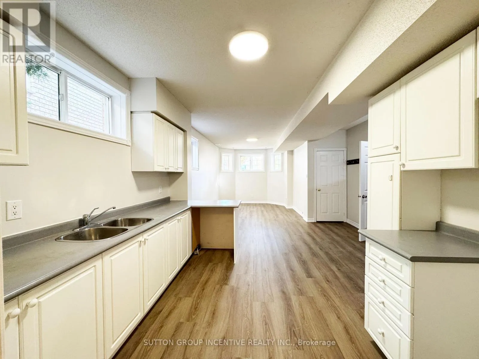 18 FOREST DALE DRIVE