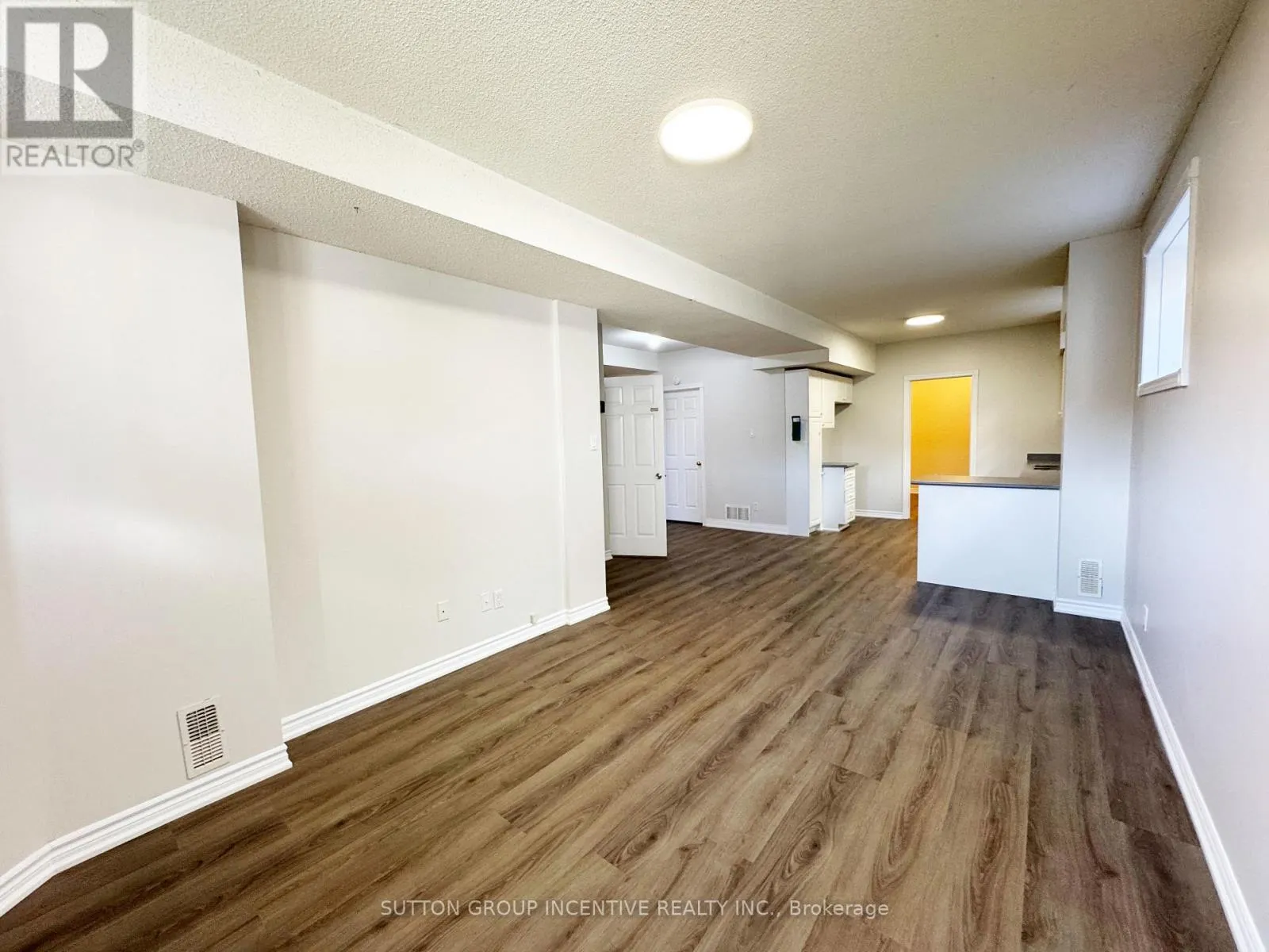 18 FOREST DALE DRIVE