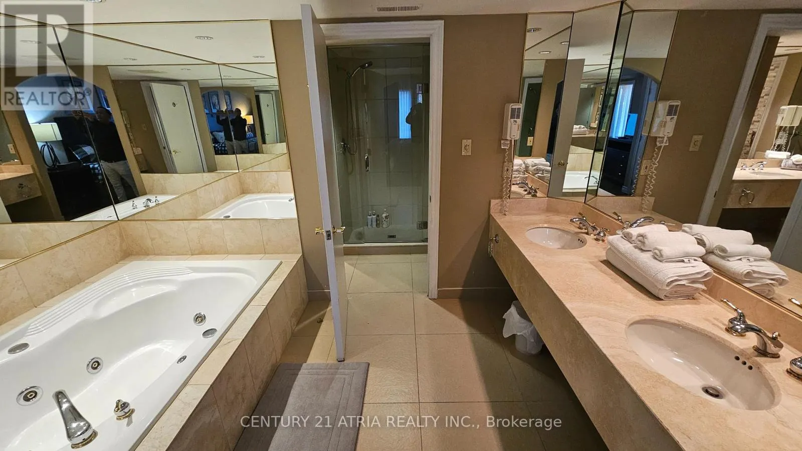 2074/75 - 90 HIGHLANDS DRIVE