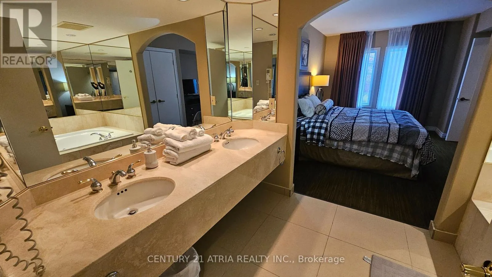 2074/75 - 90 HIGHLANDS DRIVE