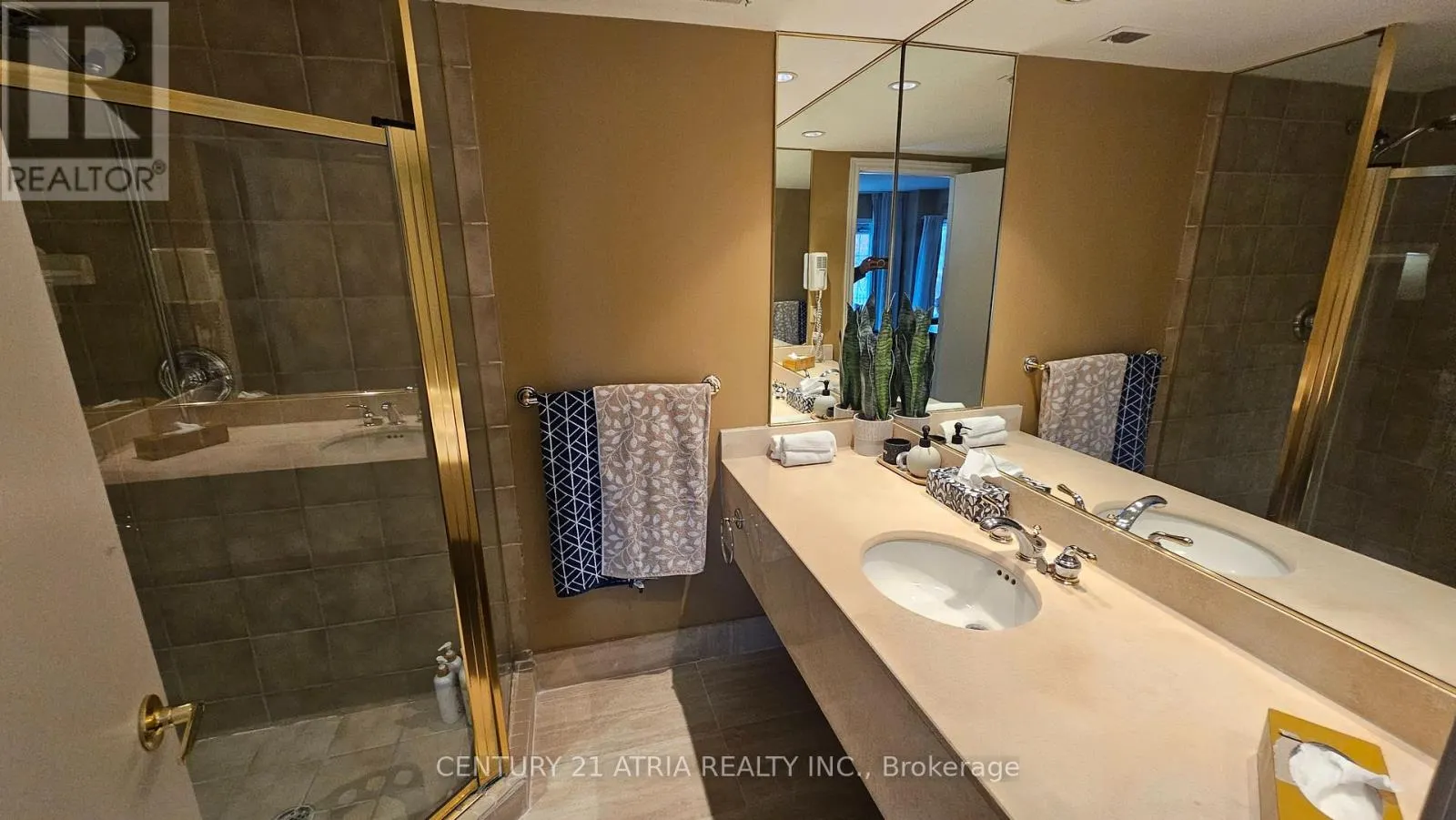 2074/75 - 90 HIGHLANDS DRIVE