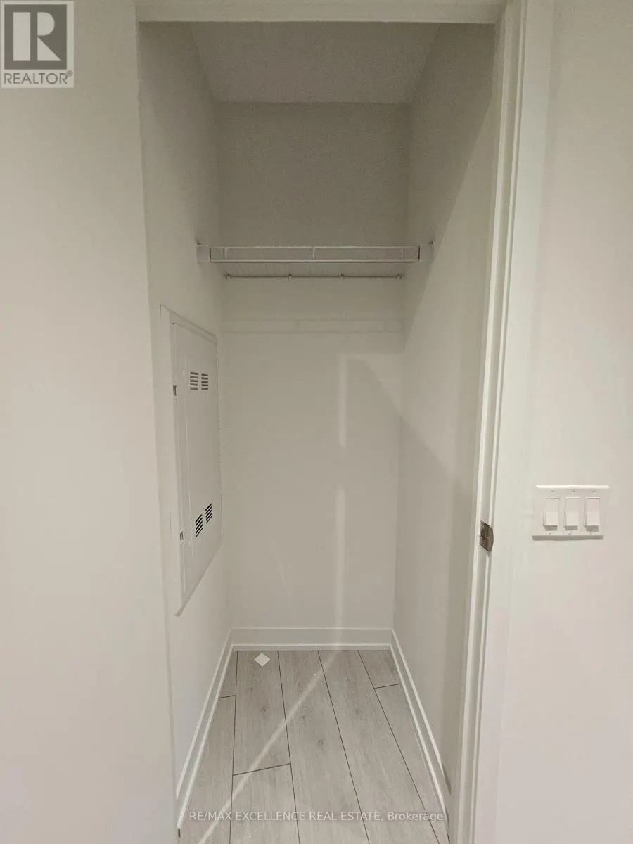 2605 - 39 MARY STREET