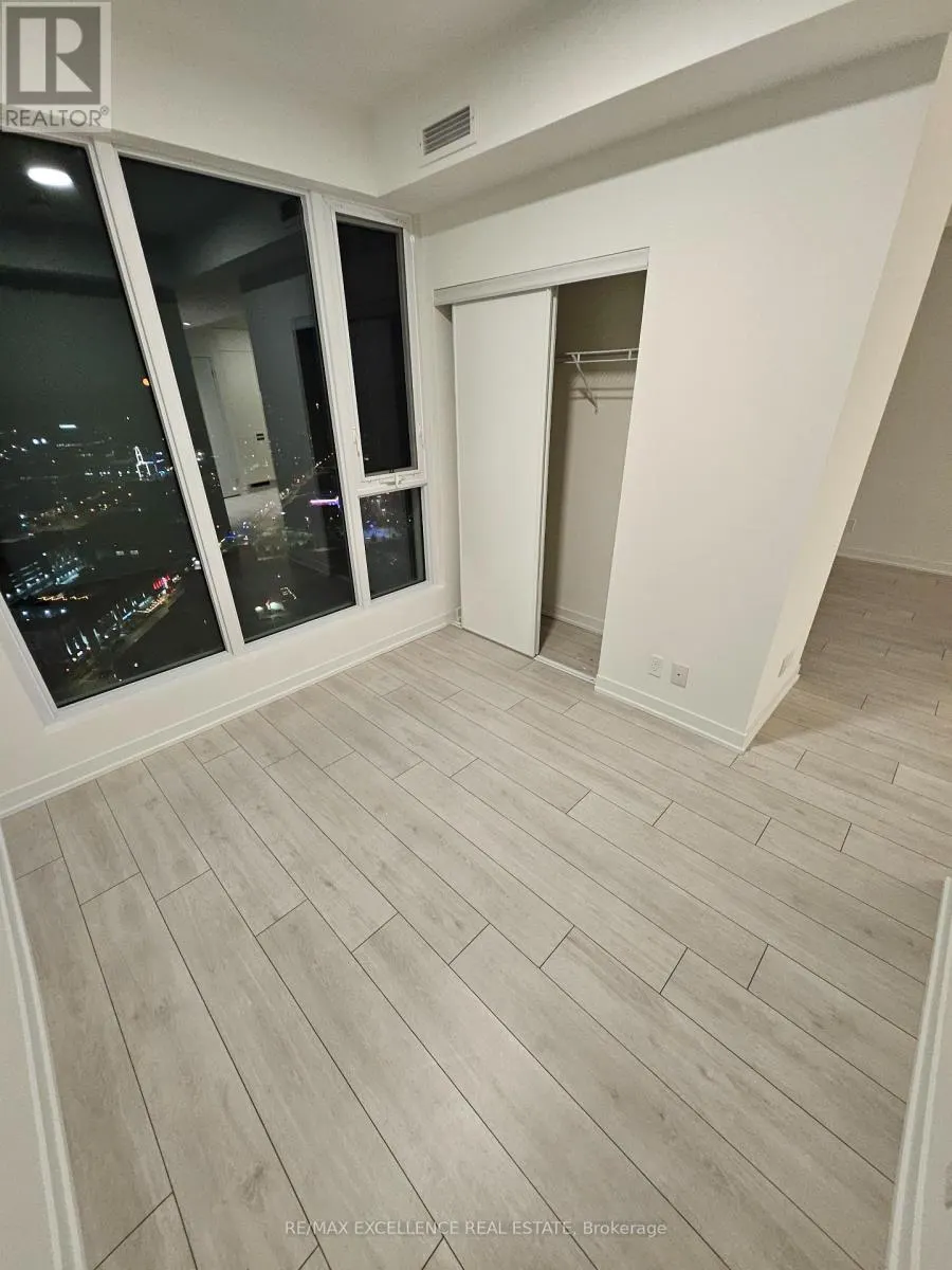 2605 - 39 MARY STREET