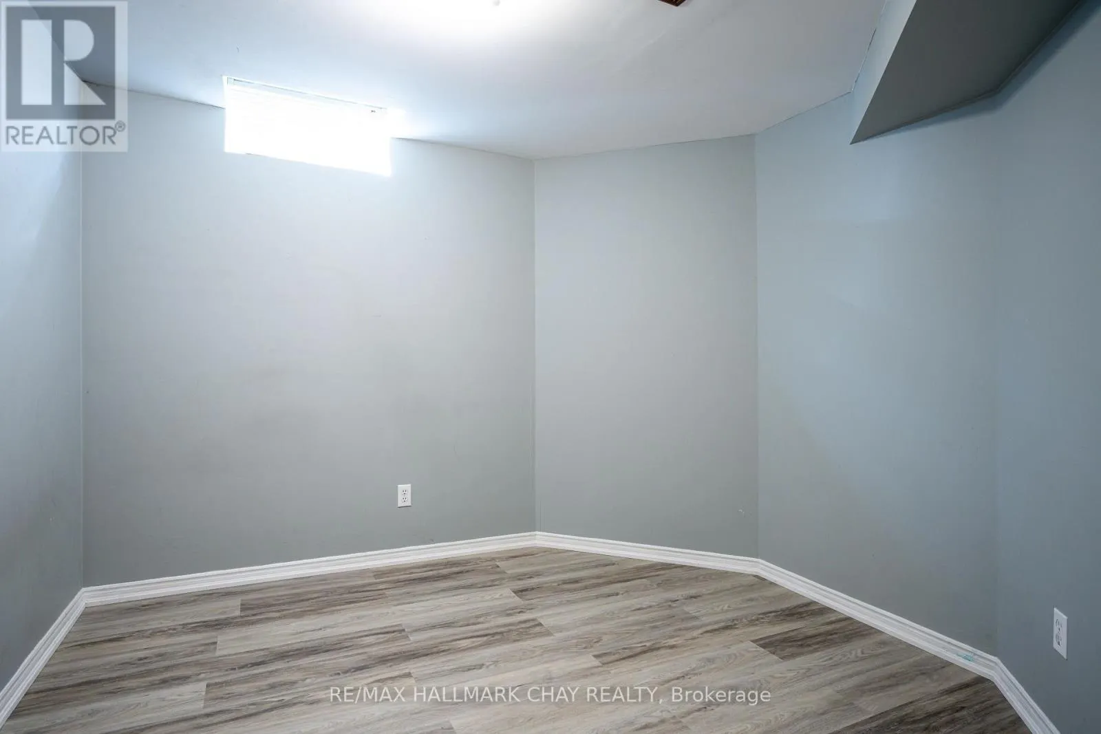 197 LIVINGSTONE STREET W