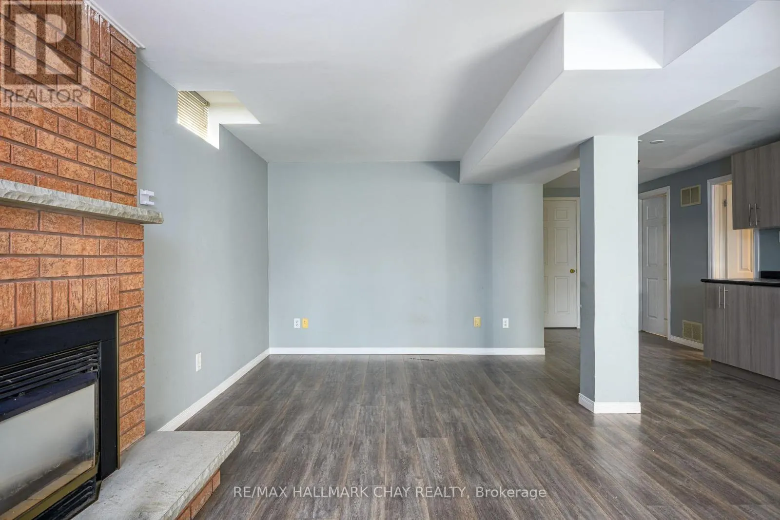 197 LIVINGSTONE STREET W